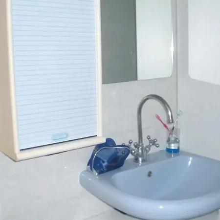Charming In 43 M² With Parking Apartment Corniglia